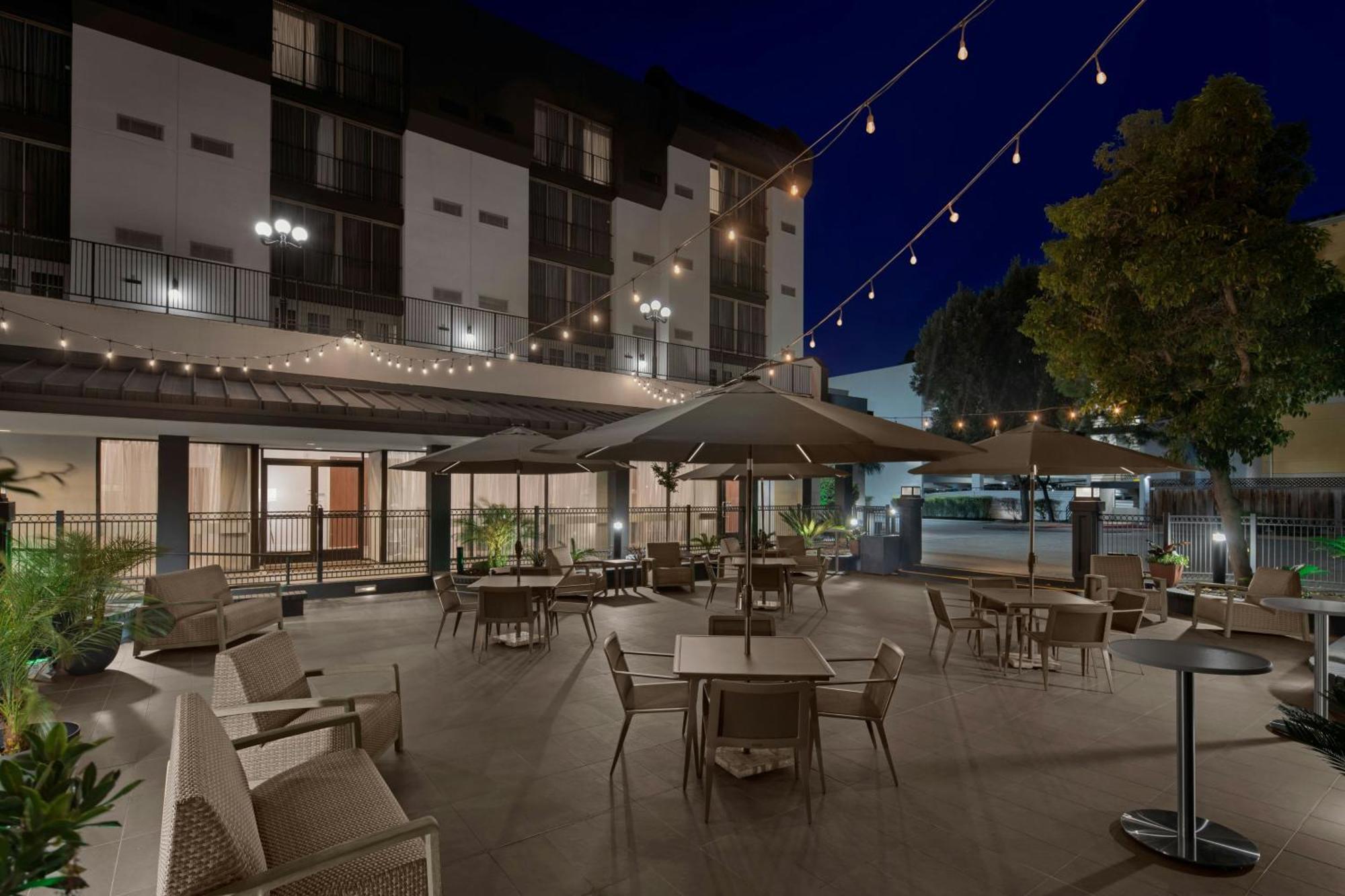 Courtyard San Jose Airport Hotel Buitenkant foto